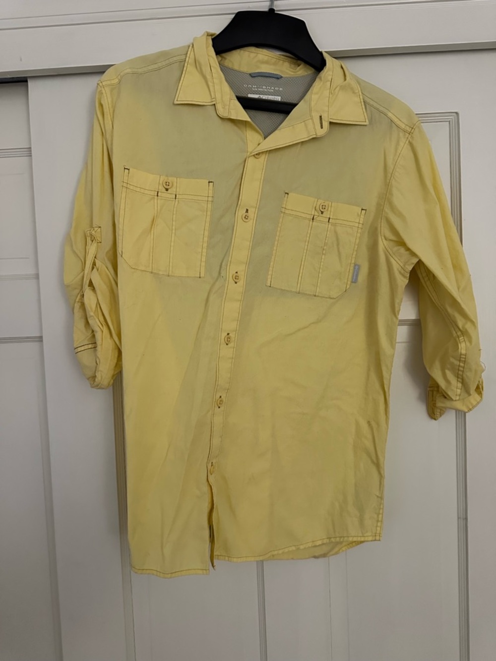 Columbia Pale Yellow Men's Casual Button-Down Shirt